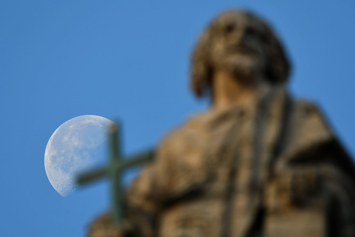 The day the Vatican flag went to the Moon - Vimarsana News