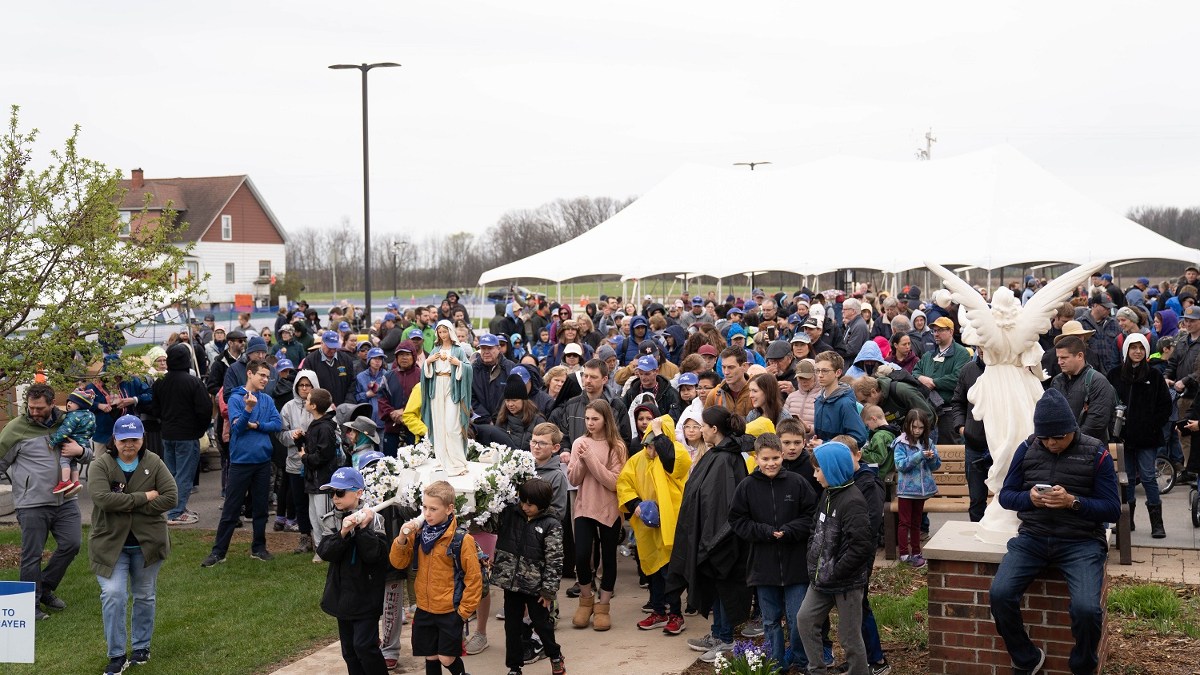 Walk-to-Mary-champion-shrine-