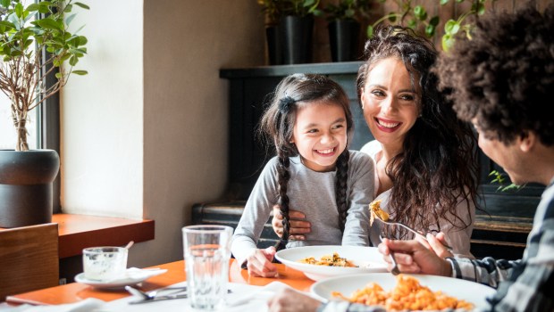 mom-dad-child-dinner-family-meal-
