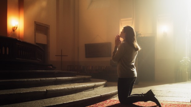 woman-pray-altar-church-