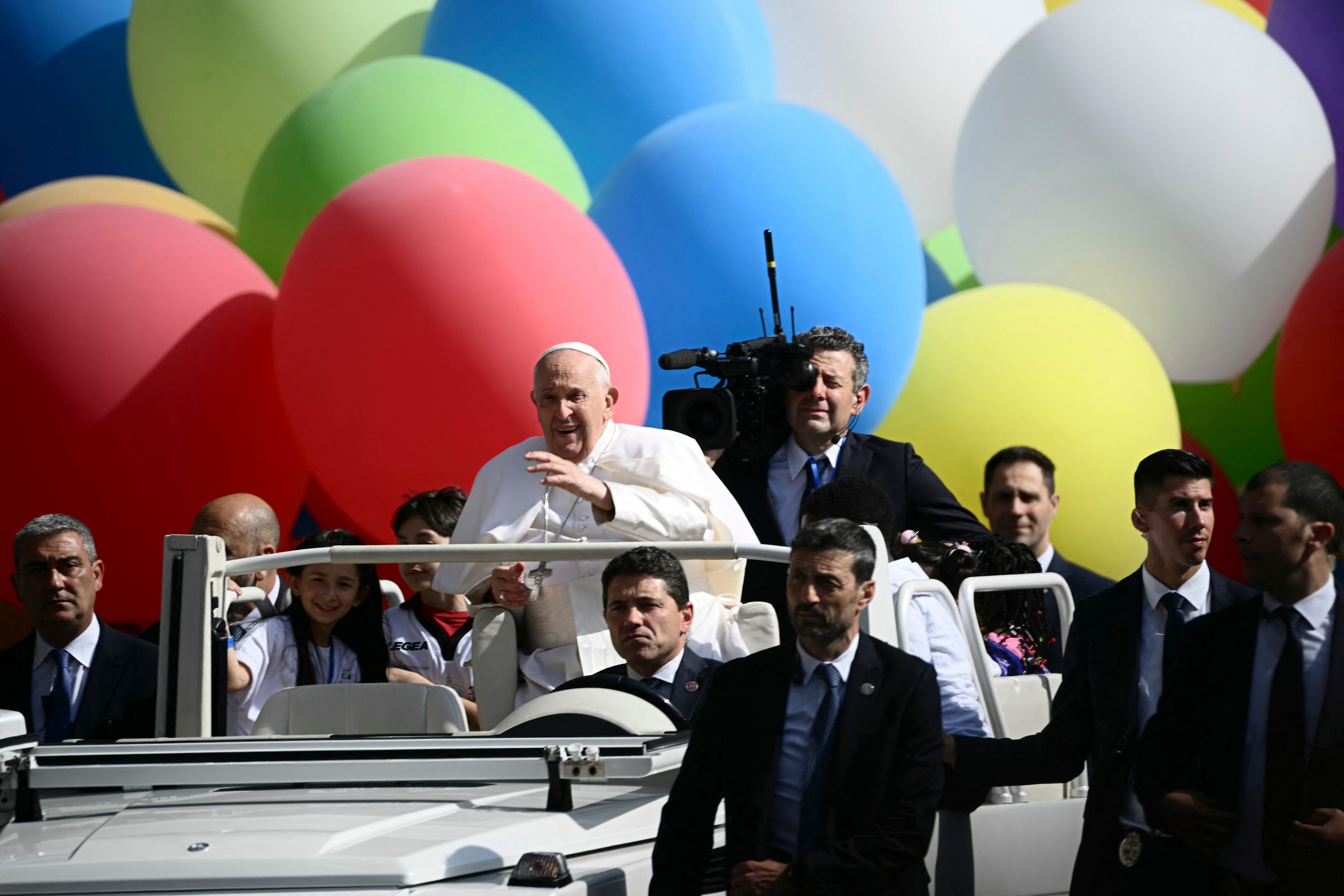 Jubilant Pope, kids mark 1st World Children's Day together - Vimarsana News