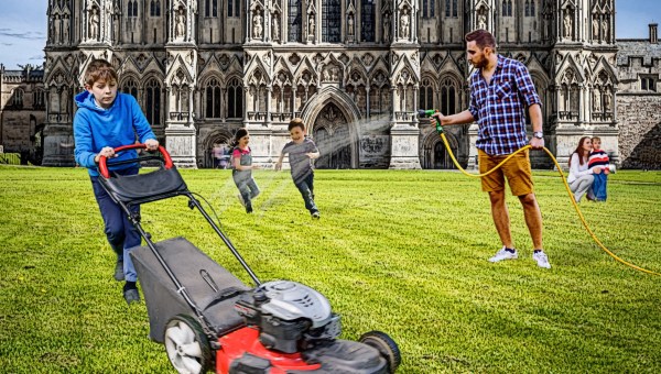 Making self at home in front of a cathedral