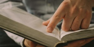 Approach Holy Communion with these beautiful Bible verses