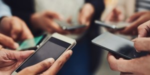How will Australia keep under-16s off social media?