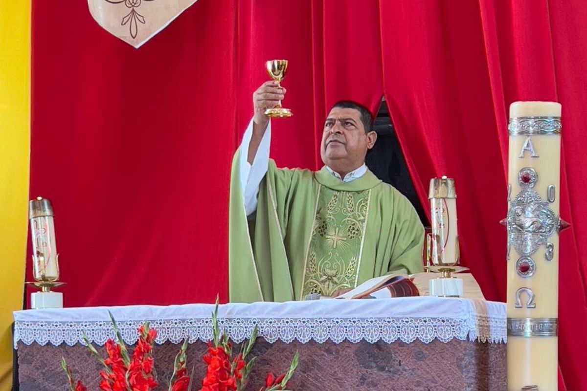 Father-Luis-Zuñiga