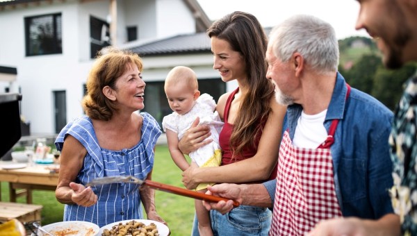 Outdoor barbeque multigenerational