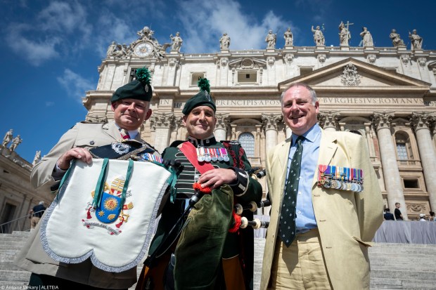 The Royal Irish Regiment and the 38 (Irish) Brigade attended the General Audience with Pope Francis on Wednesday, June 12th, 2024.
