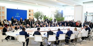 At G7, Pope Francis reasons with leaders to regulate AI