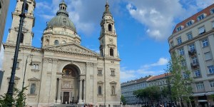 Inside Budapest’s amazing St. Stephen’s Basilica (Photos)
