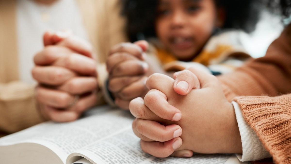 child family scripture praying