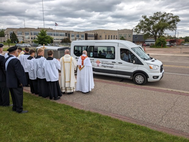 (Slideshow) Eucharistic Pilgrimage passes through rural Wisconsin