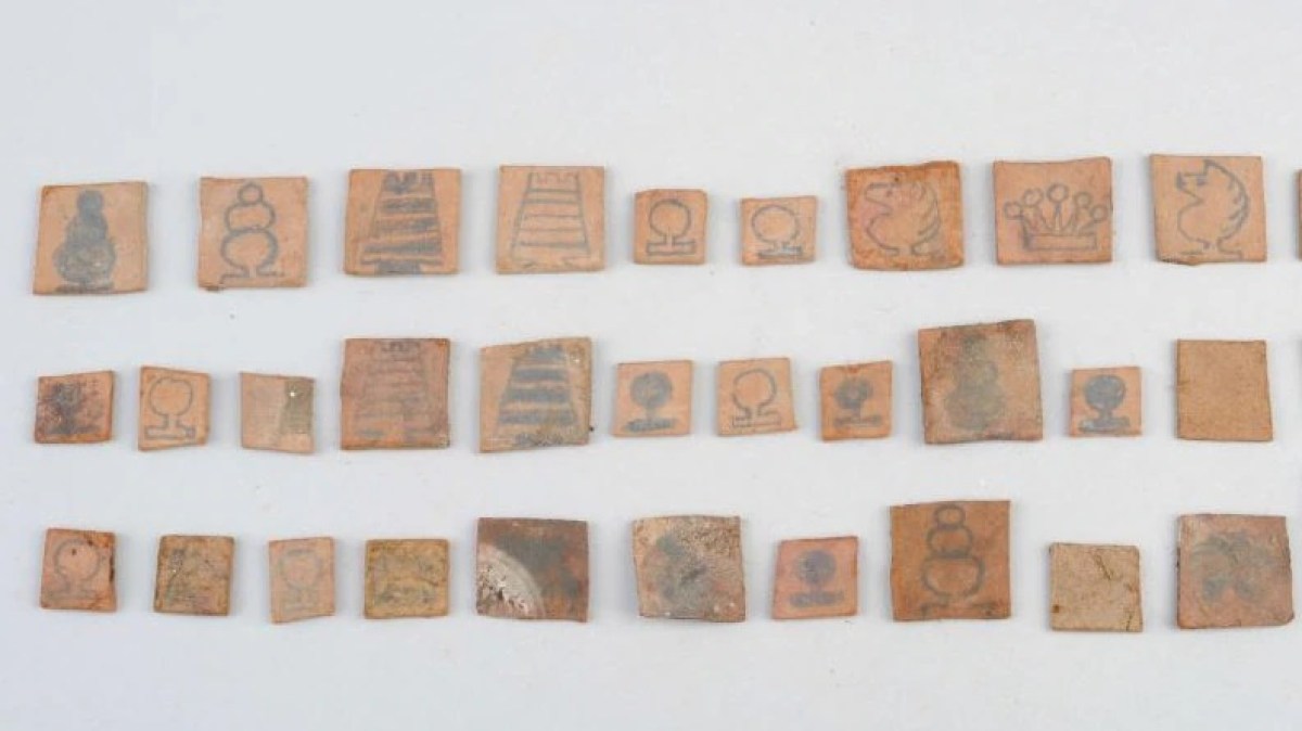 Auschwitz hand-drawn chess pieces