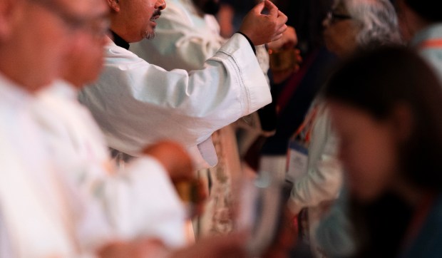 Corner Hero Image - Bishops welcome change on foreign priests’ time outside US