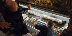 Teresa of Avila&#8217;s tomb opened, body still incorrupt (Photos)