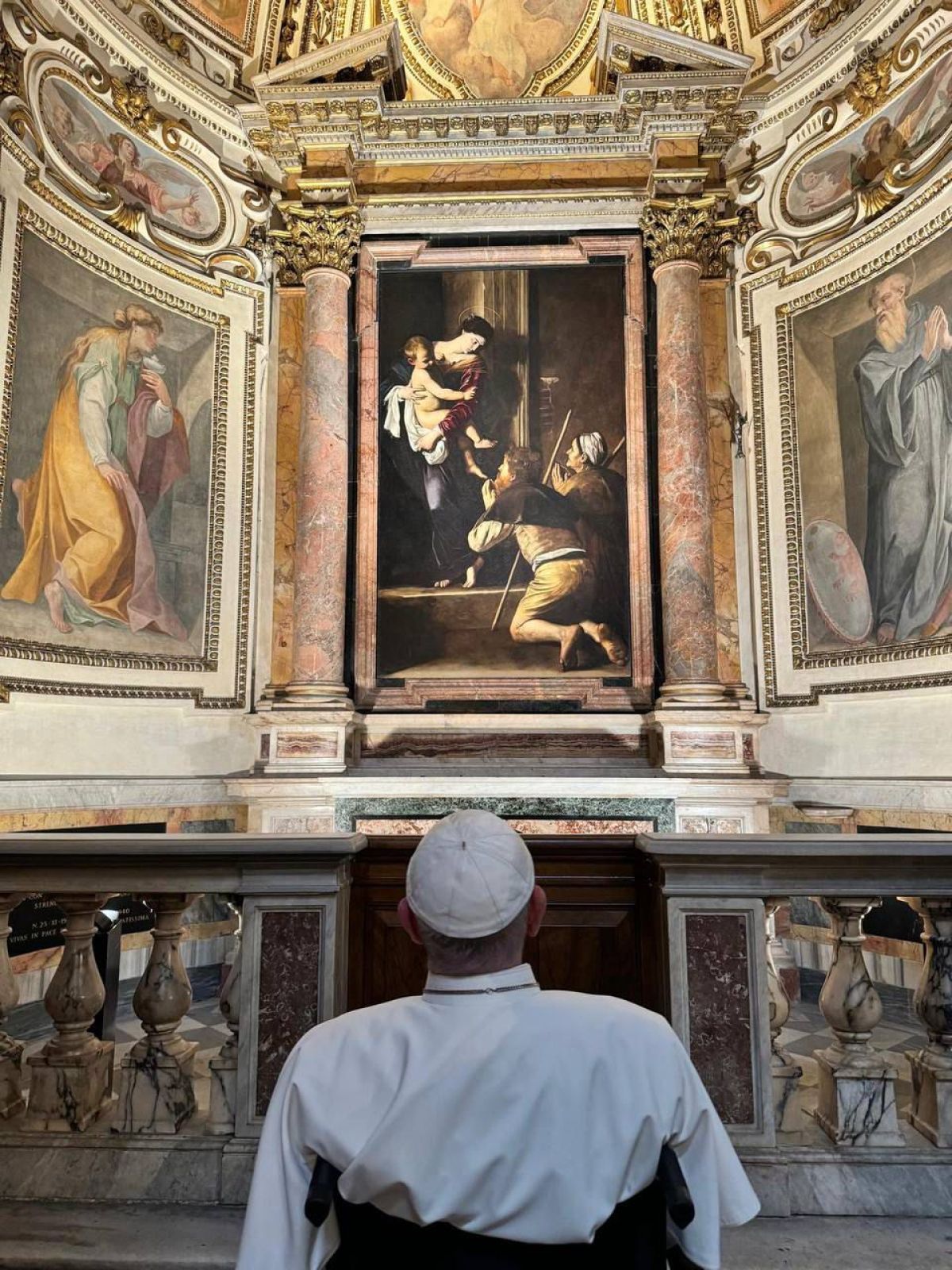 Pope-Francis-visited-the-Church-of-Saint-Augustine-in-Rome
