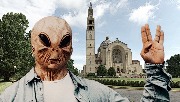 Alien cosplayer in front of National Shrine of the Immaculate Conception