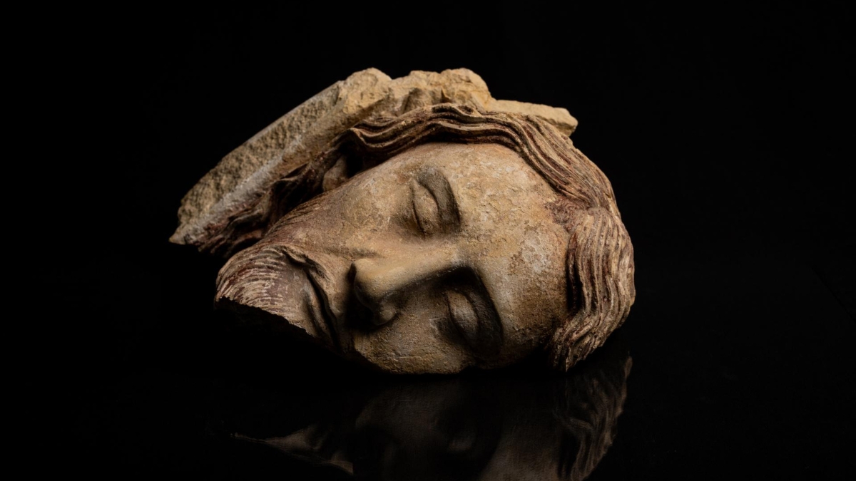 Sublime face of Christ found on Notre Dame construction site