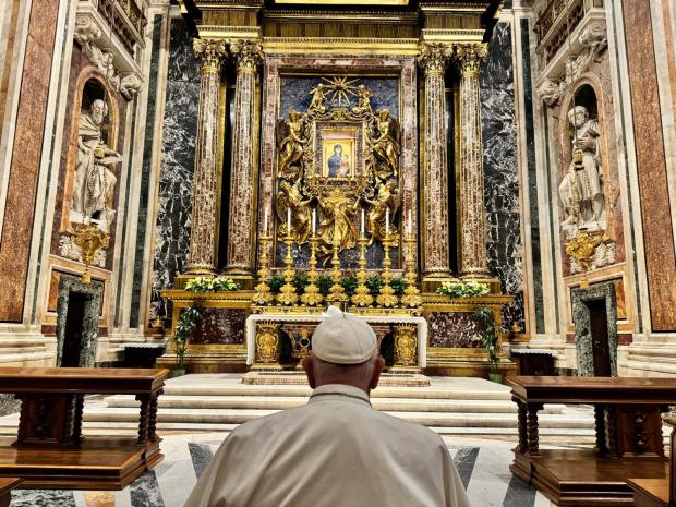 Pope-Francis-Basilica-of-St.-Mary-Majo