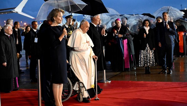 Pope-Francis-C-Queen-Mathide-of-Belgium-L-and-King-Philippe-of-Belgium-R-pose-during-a-welcoming-ceremony