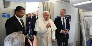 Pope Francis showered with gifts on his longest ever flight