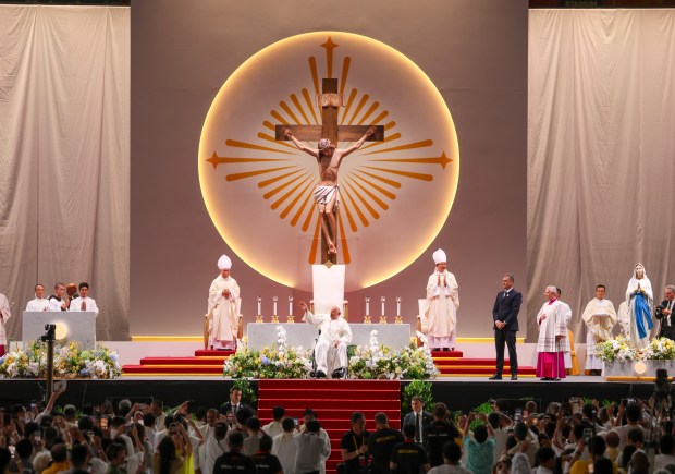 Pope-Francis-mass-National-Stadium-Singapore-MDDI