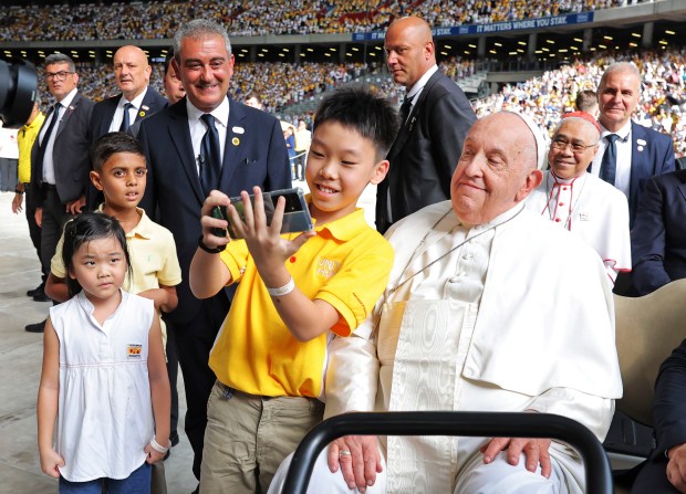 Pope-Francis-mass-National-Stadium-Singapore-MDDI