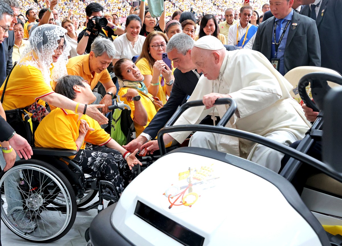 Pope-Francis-mass-National-Stadium-Singapore-MDDI
