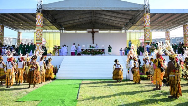 Pope Francis-mass-Sir John Guise Stadium-Port Moresby-Papua New Guinea