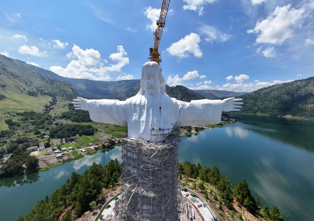 [Image: The-Tallest-Statue-of-Jesus-in-The-World...0,436&q=75]