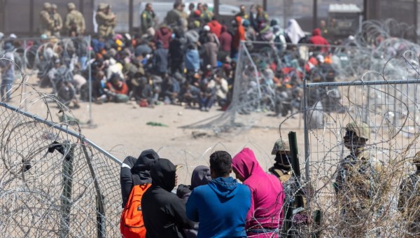 Migranci na granicy Meksyku