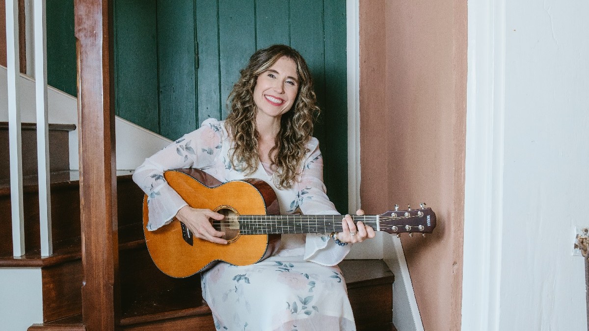 Laura Huval - Sing the Rosary