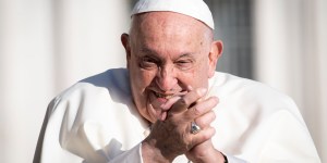 Pope gets chuckles by warning against fake smiles (Watch)