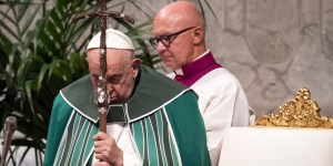 Pope gives seminarians some numbers to guide their lives