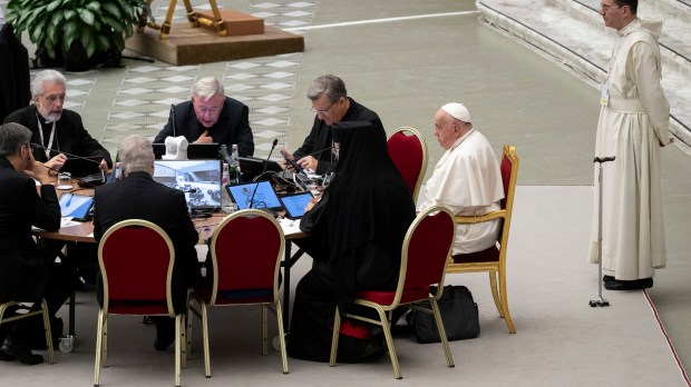 Pope-Francis-Synod-of-Bishops-Paul-VI-hall