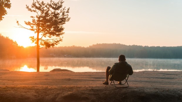 Poranek nad jeziorem
