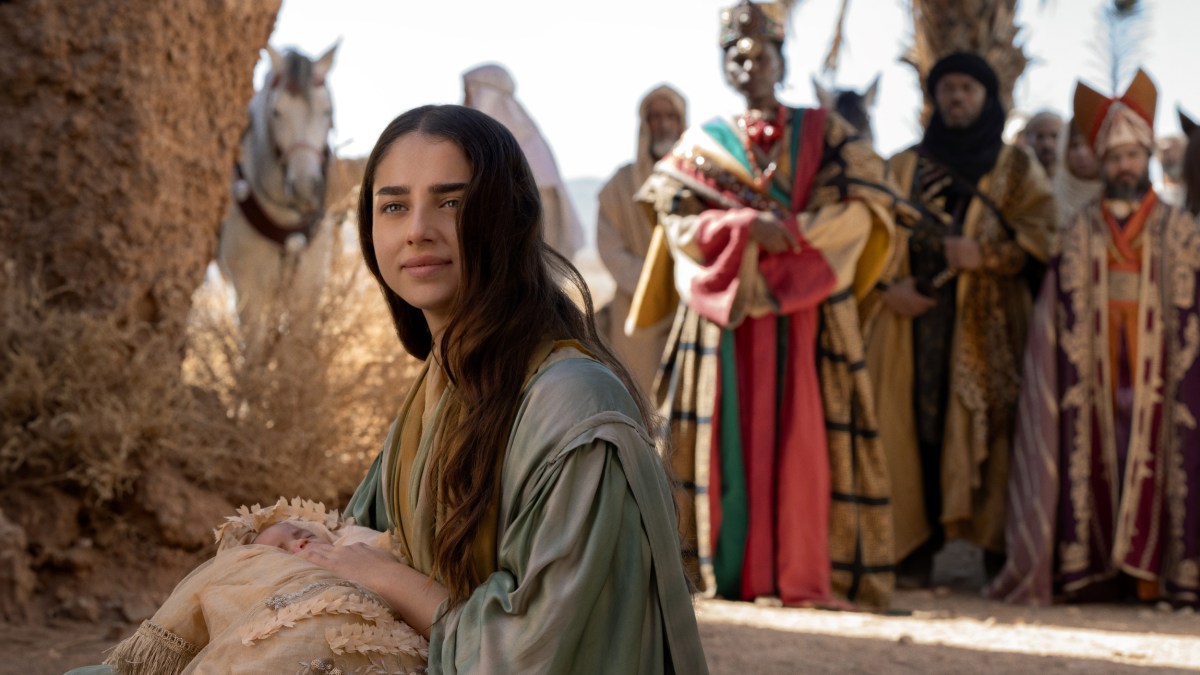 Noa Cohen as Mary in the Netflix film "Mary"