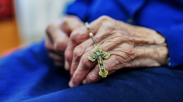 Old hands, Rosary