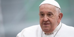 Pope Francis takes up AI issue again: Dignity over efficiency