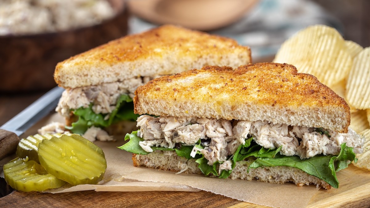 Tuna-fish-sandwich.jpg