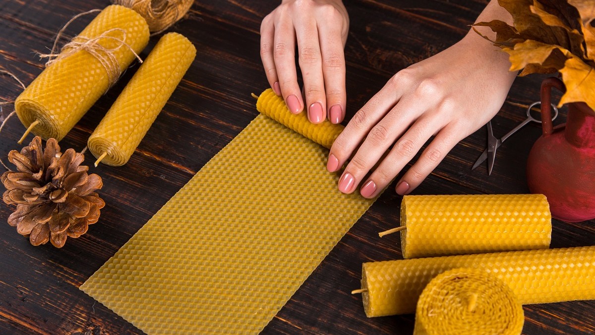 Beeswax candle making