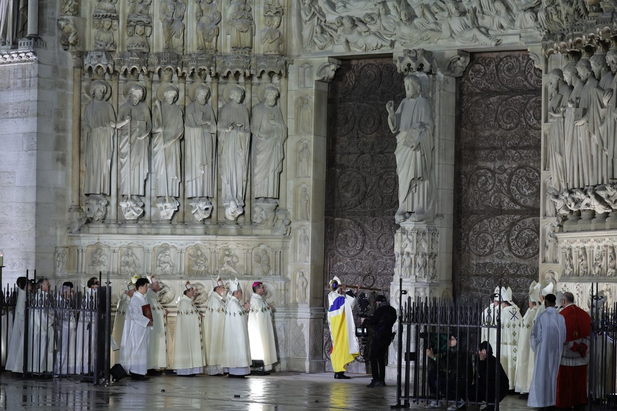 (SLIDESHOW) Photos of the historic reopening of Notre Dame of Paris