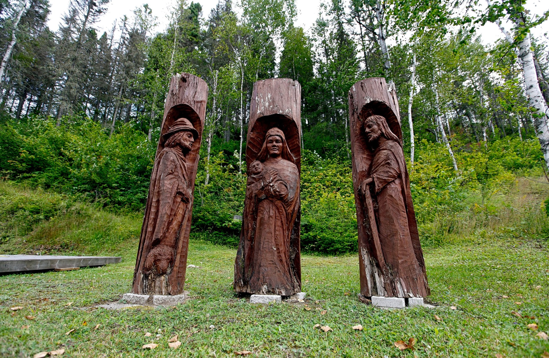 SLIDE 9 - Nativity scenes around the world - Canada