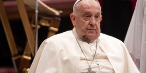Pope makes unplanned prayer for death row prisoners of USA
