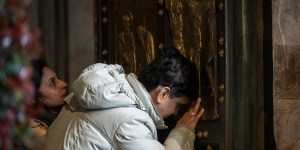 Watch the Holy Doors open for Hope!