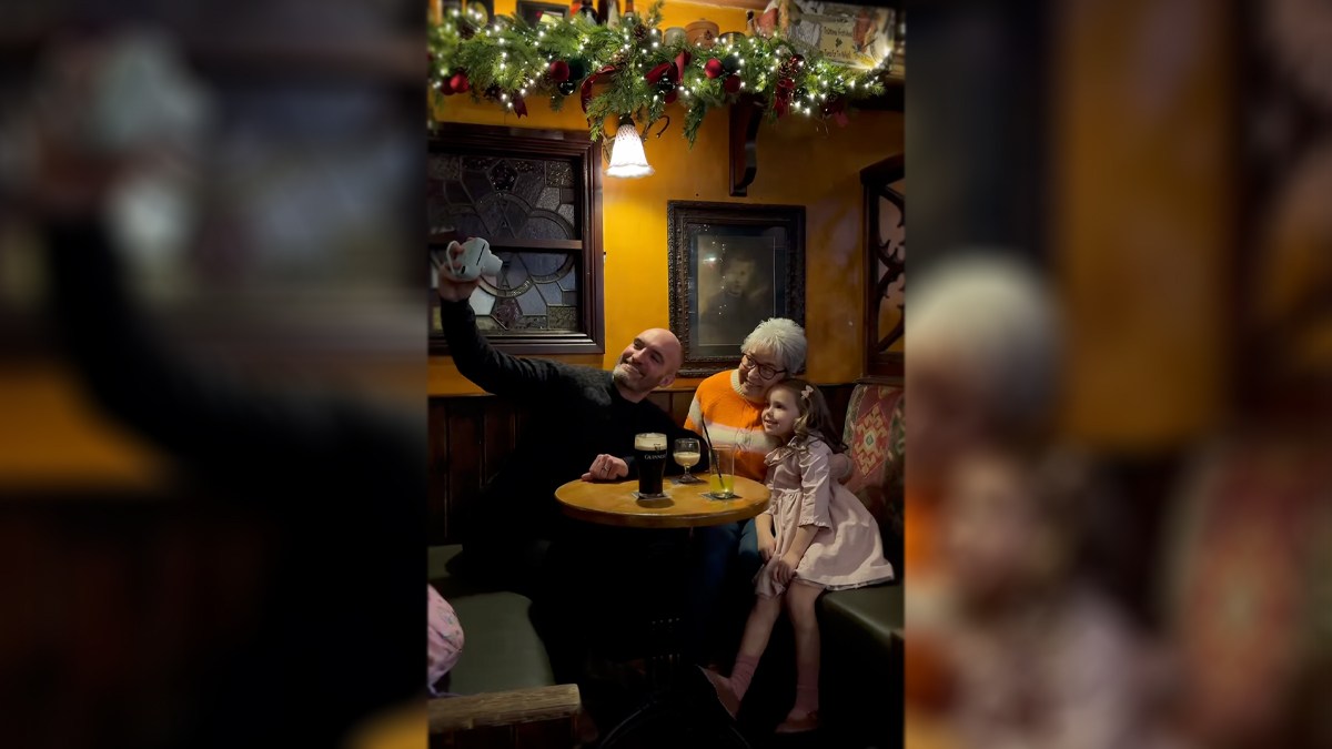 charlies-bar-enniskillen-Christmas-Advert-2024