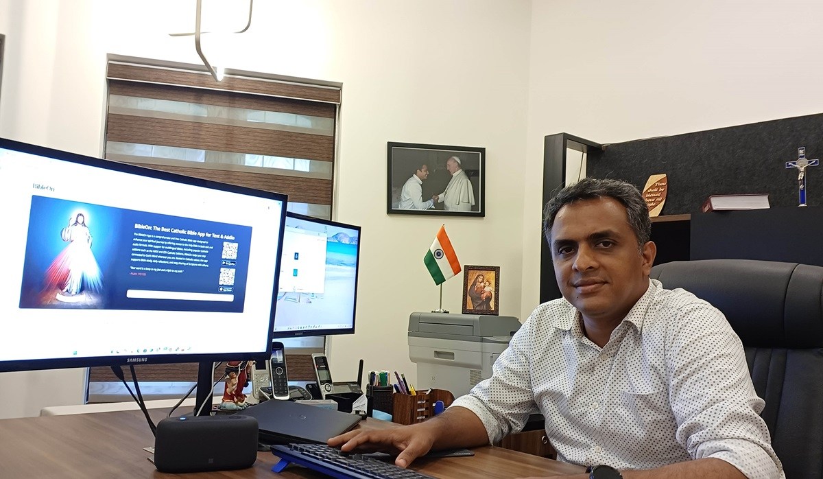Thomson Eloit in his office