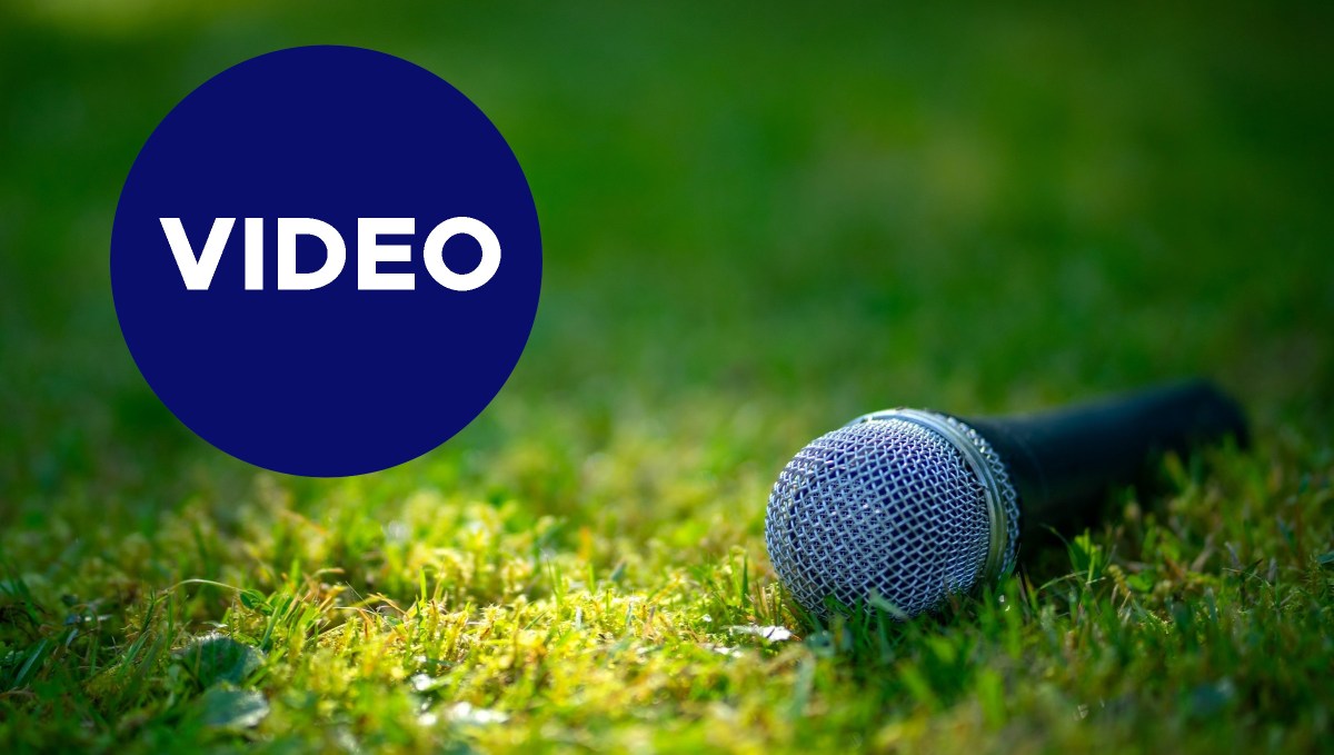 Microphone on grass - VIDEO