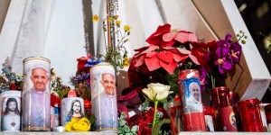 Pope&#8217;s No. 2: Resignation rumors &#8216;useless speculation&#8217;