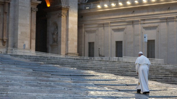 Pope-Francis-giving-the-Urbi-et-orbi-Blessing
