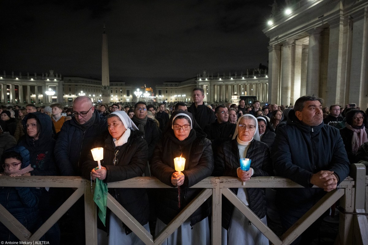 {"rendered":"(Slideshow) February 28 rosary for Pope"}